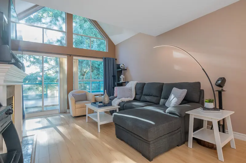 407 33280 E BOURQUIN CRESCENT - photo 2 of 25