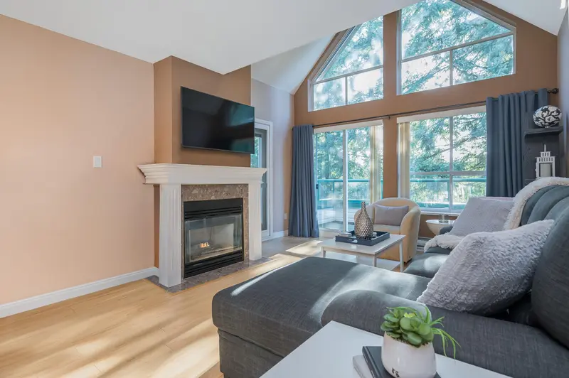 407 33280 E BOURQUIN CRESCENT - photo 4 of 25