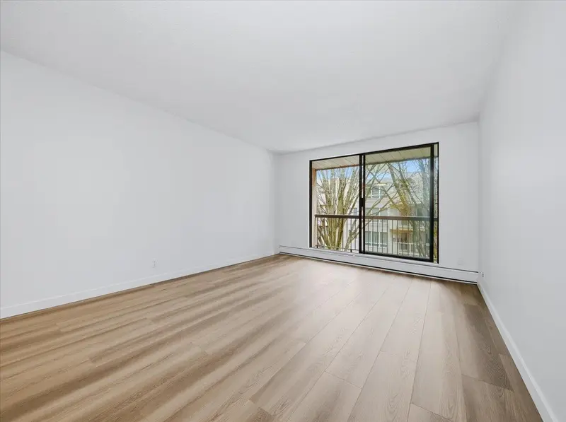 213 8511 ACKROYD ROAD - photo 2 of 25