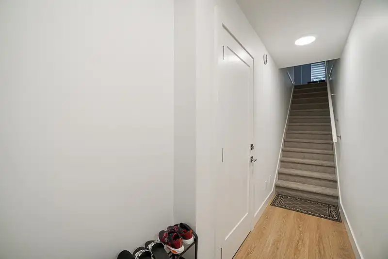 16 8140 166 STREET - photo 2 of 28