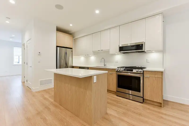 16 8140 166 STREET - photo 4 of 28