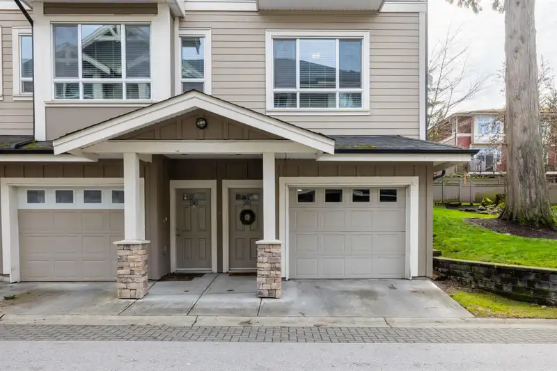 33 2955 156 STREET - photo 4 of 32