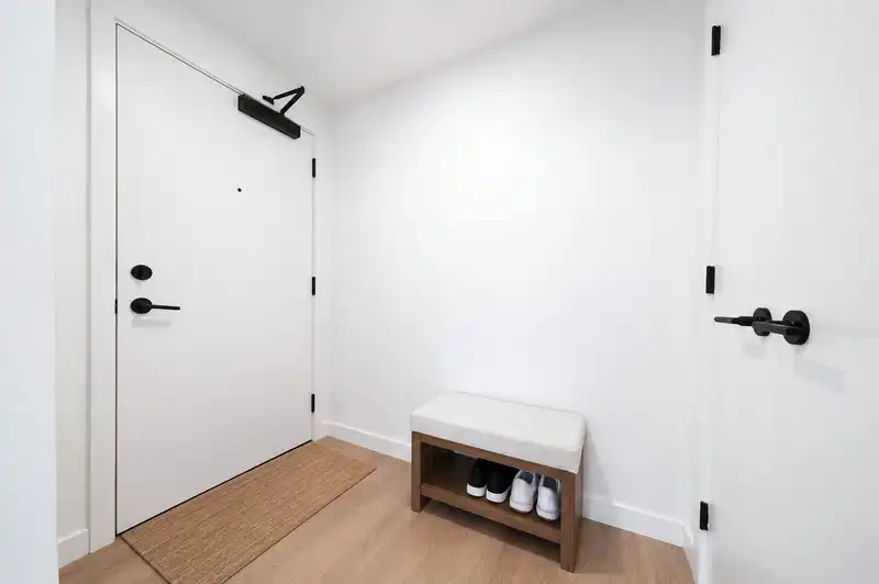 2410 10448 UNIVERSITY DRIVE - photo 4 of 38