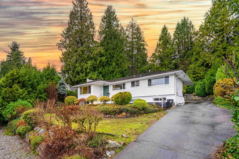 1895 ROSEBERY AVENUE - photo 1 of 25