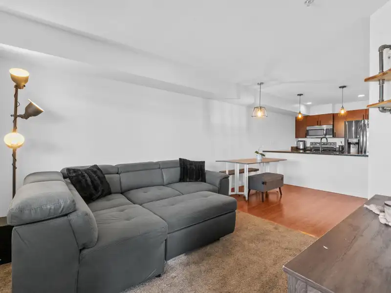 201 19774 56 AVENUE - photo 2 of 22