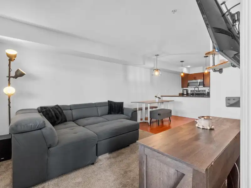 201 19774 56 AVENUE - photo 3 of 22