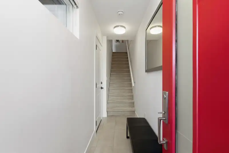 102 17568 57A AVENUE - photo 3 of 31