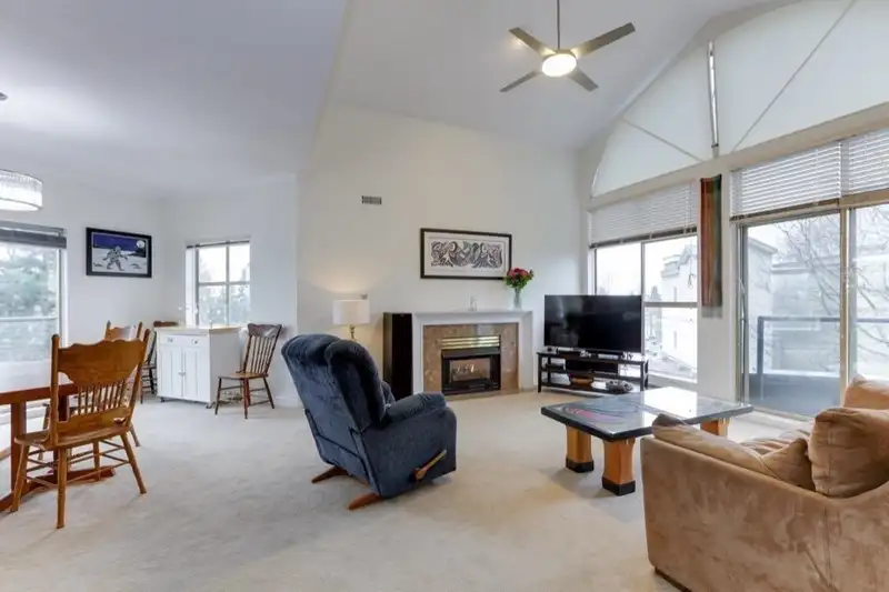 307 4743 W RIVER ROAD - photo 3 of 26