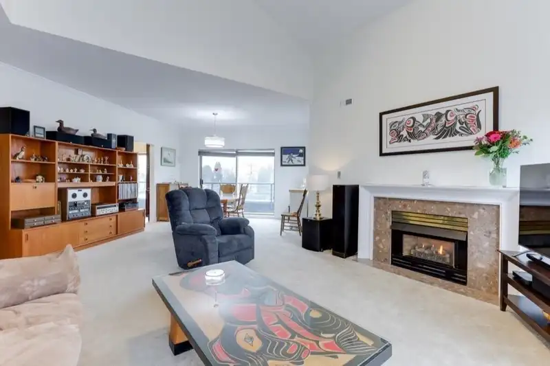 307 4743 W RIVER ROAD - photo 4 of 26