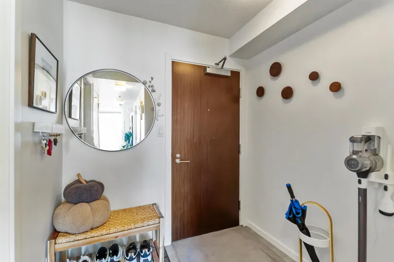 1301 7788 ACKROYD ROAD - photo 3 of 19