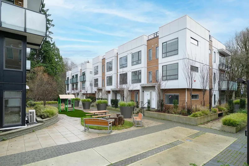 31 6328 KING GEORGE BOULEVARD - photo 4 of 8