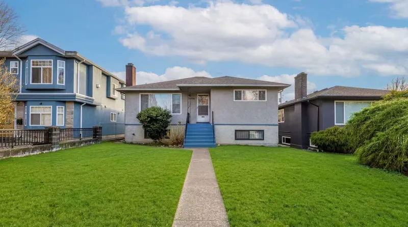 2630 E 1ST AVENUE - photo 1 of 22