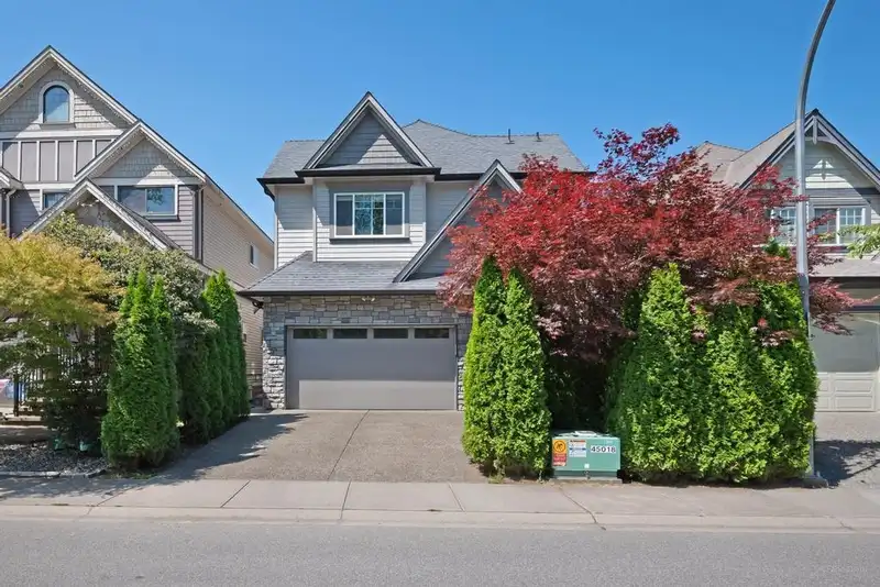 8073 212 STREET - photo 1 of 21