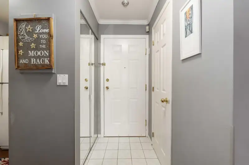 308 14355 103 AVENUE - photo 2 of 40