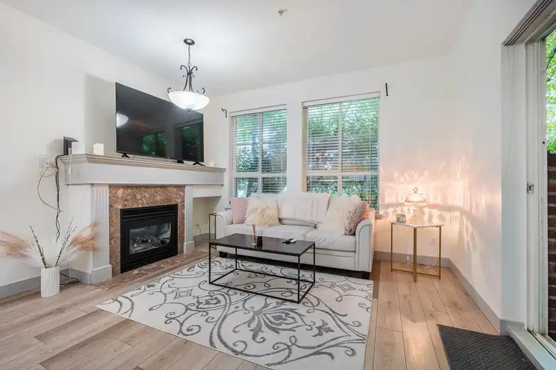 104 522 SMITH AVENUE - photo 4 of 34