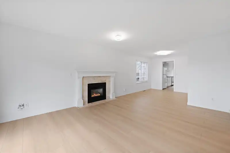 318 E 6TH STREET - photo 3 of 36