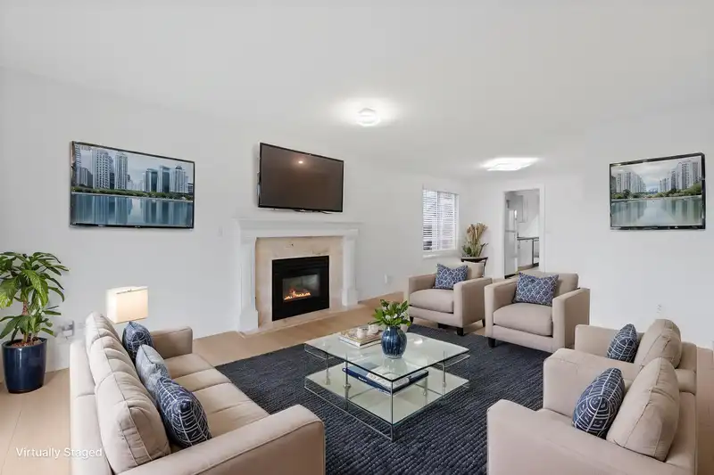 318 E 6TH STREET - photo 4 of 36