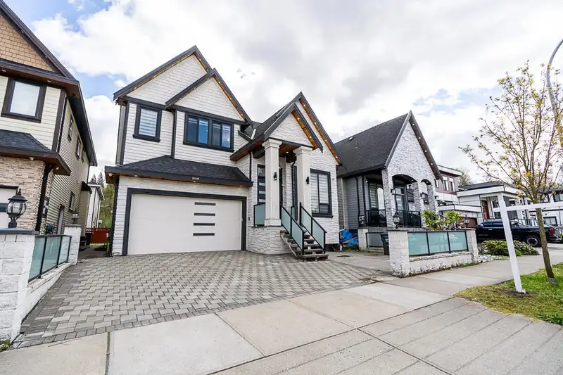 10598 124 STREET - photo 1 of 39