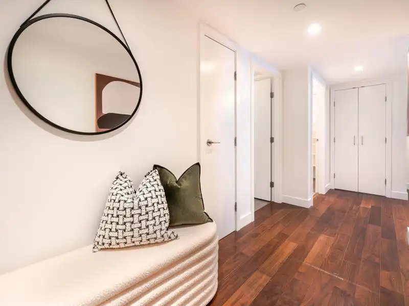 231 3228 TUPPER STREET - photo 4 of 26