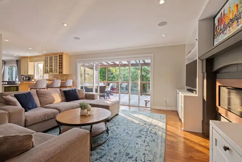 697 E BRAEMAR ROAD - photo 3 of 33
