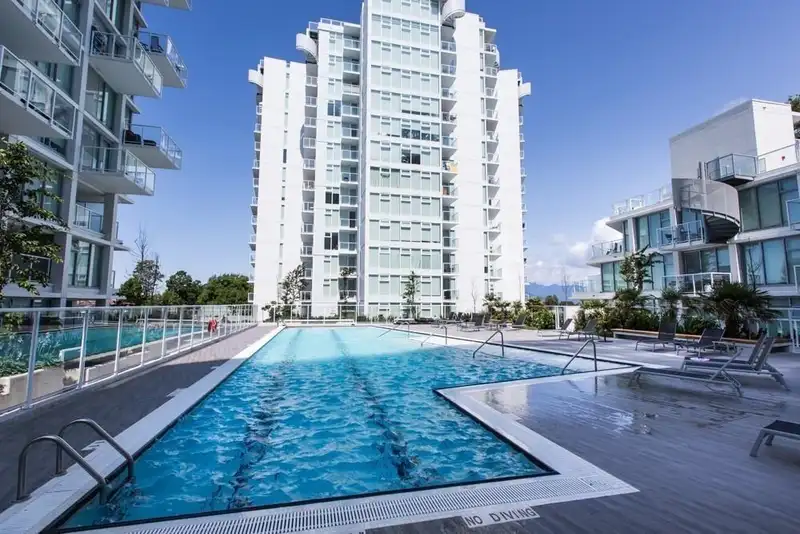 310 2220 KINGSWAY - photo 1 of 5