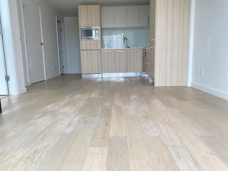 310 2220 KINGSWAY - photo 3 of 5