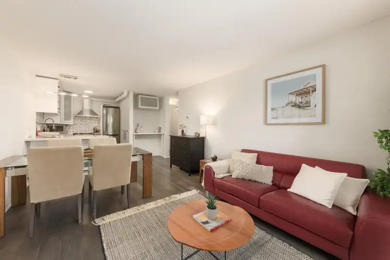 306 570 E 8TH AVENUE - photo 4 of 25