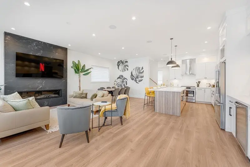 7609 197 STREET - photo 4 of 25