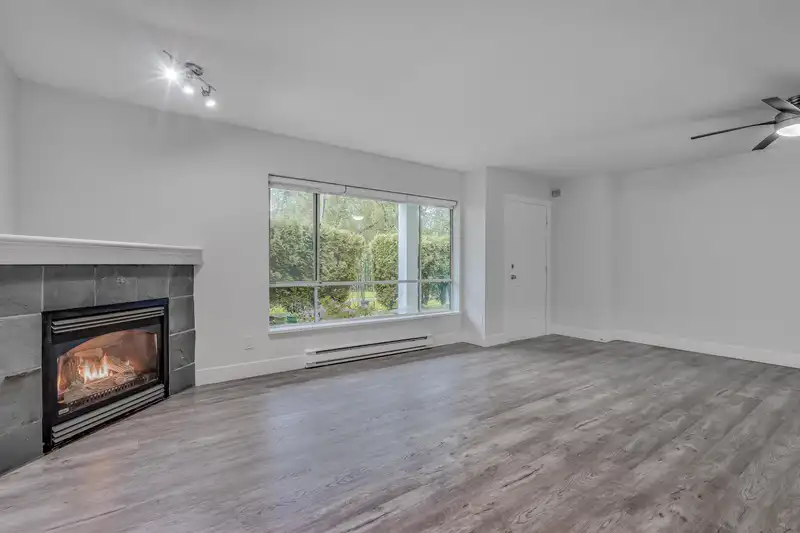 6 13660 84 AVENUE - photo 2 of 27