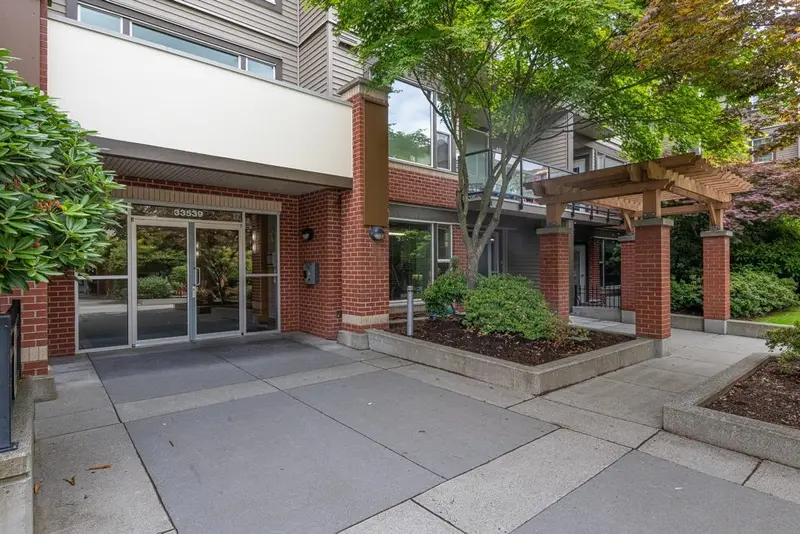 114 33539 HOLLAND AVENUE - photo 4 of 25