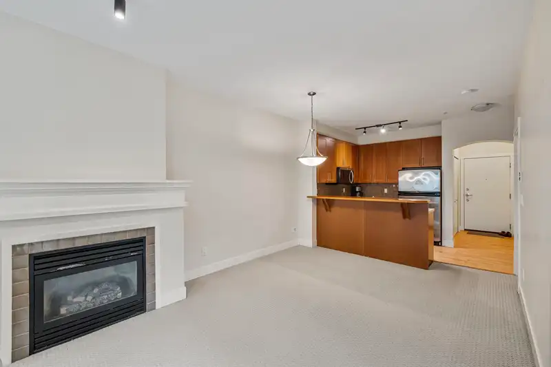 1207 4655 VALLEY DRIVE - photo 2 of 28