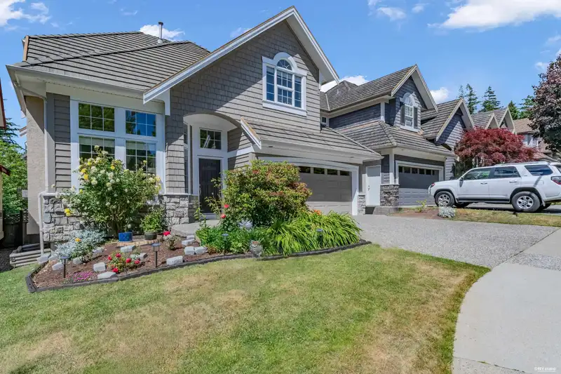 15353 36 AVENUE - photo 3 of 40