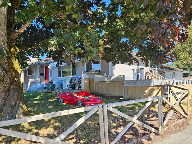 10564 137A STREET - photo 1 of 5