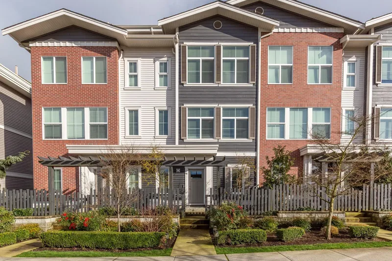 46 8371 202B STREET - photo 1 of 25