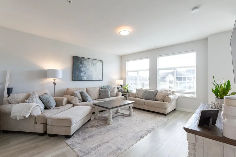 46 8371 202B STREET - photo 4 of 25