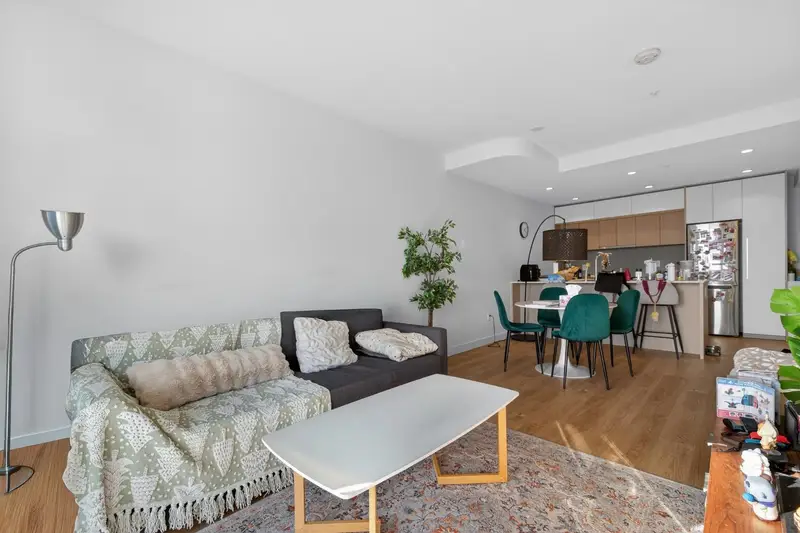 206 9580 TOWER ROAD - photo 4 of 15