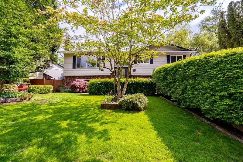 4734 206A STREET - photo 2 of 40