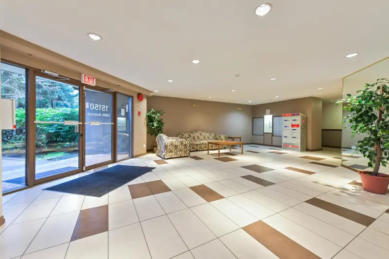 309 15150 108 AVENUE - photo 2 of 19