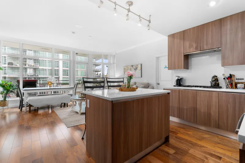 204 175 VICTORY SHIP WAY - photo 2 of 25