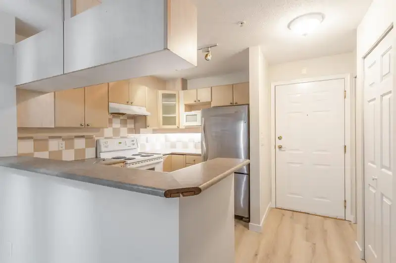 237 5600 ANDREWS ROAD - photo 3 of 32