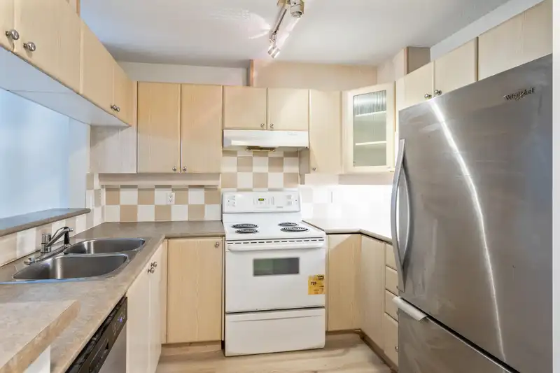 237 5600 ANDREWS ROAD - photo 4 of 32