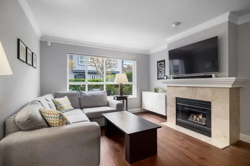 6 258 W 14TH STREET - photo 2 of 32