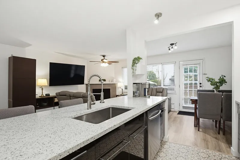 24 33361 WREN CRESCENT - photo 4 of 25