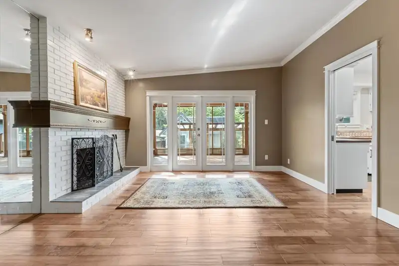 34282 CEDAR AVENUE - photo 4 of 39