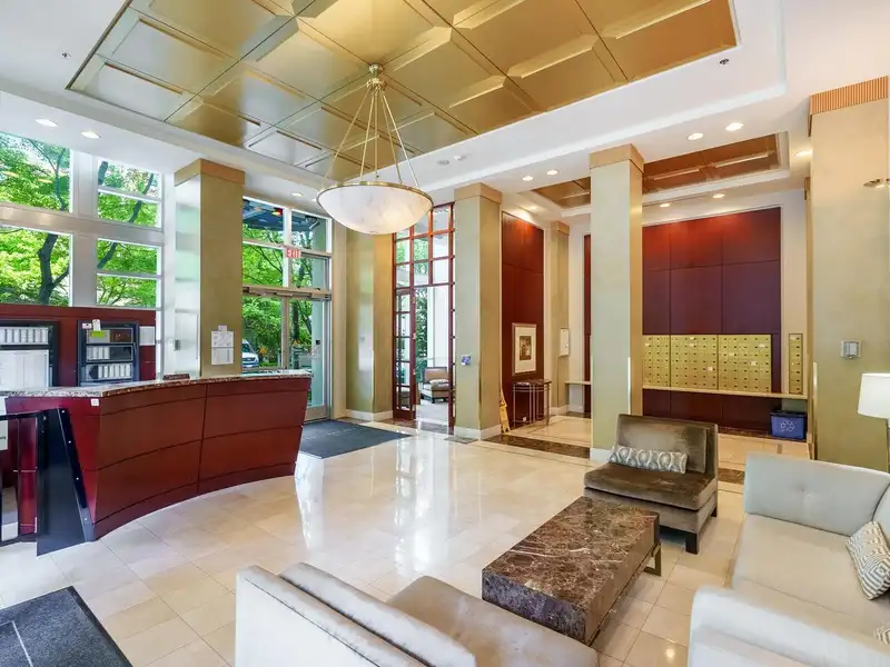 321 1228 MARINASIDE CRESCENT - photo 4 of 40