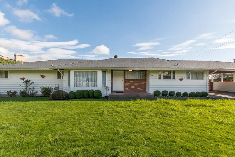 870 FARMLEIGH ROAD - photo 2 of 25