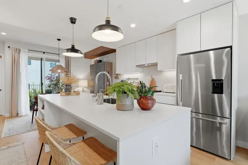 29 6340 MARKET AVENUE - photo 2 of 29