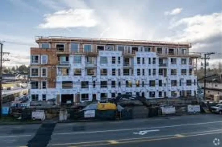 312 10786 140TH STREET - photo 2 of 8