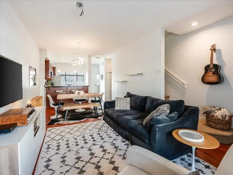 18 6852 193 STREET - photo 3 of 27