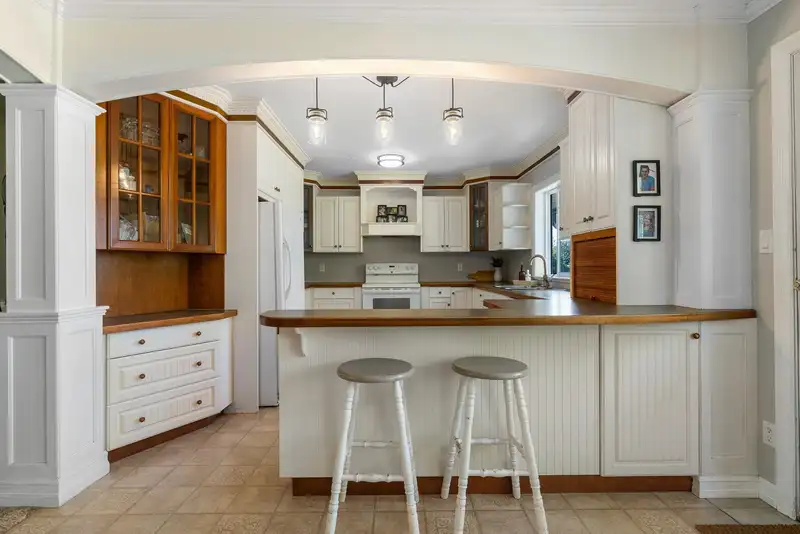 6576 RIVERSIDE STREET - photo 3 of 40